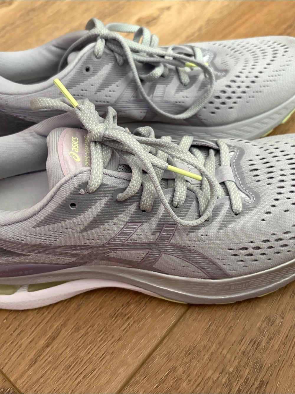 ASICS Women's Light Gray and Pale Purple Athletic Running Shoes